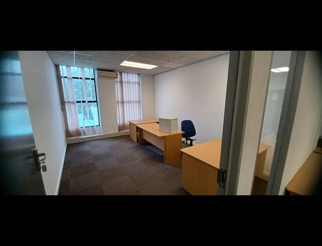 419M² OFFICE TO LET IN HYDE PARK